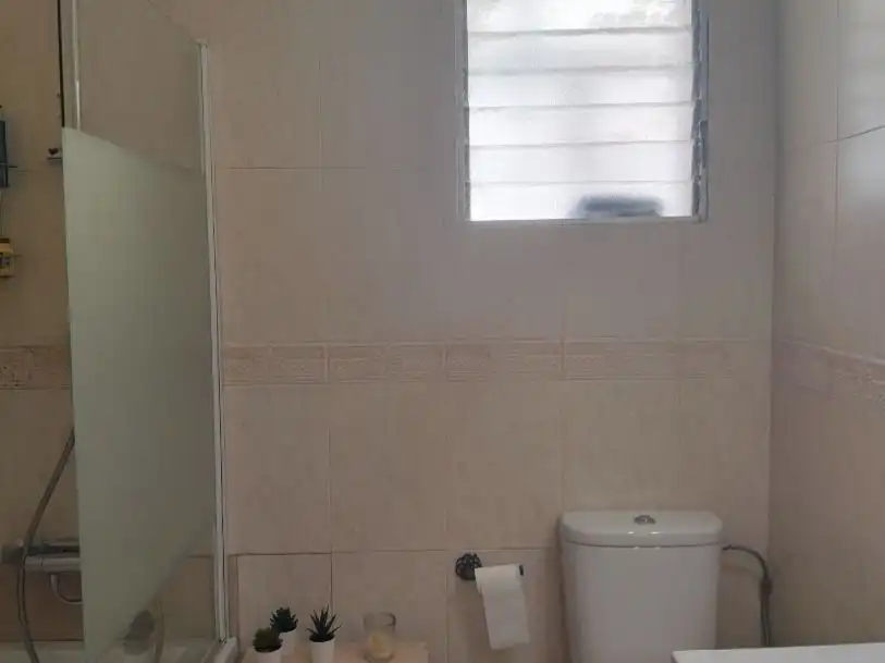 Flat for sale in Calle Ciudad de Játiva, 2, Parque Alcosa Bathroom of Flat for sale in Sevilla Capital with Air Conditioner and Balcony