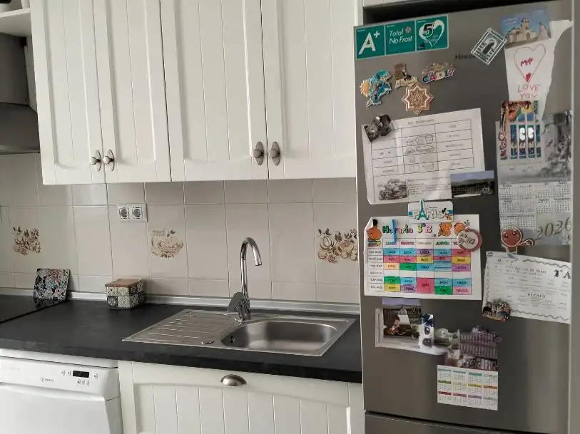 Flat for sale in Calle Ciudad de Játiva, 2, Parque Alcosa Kitchen of Flat for sale in Sevilla Capital with Air Conditioner and Balcony