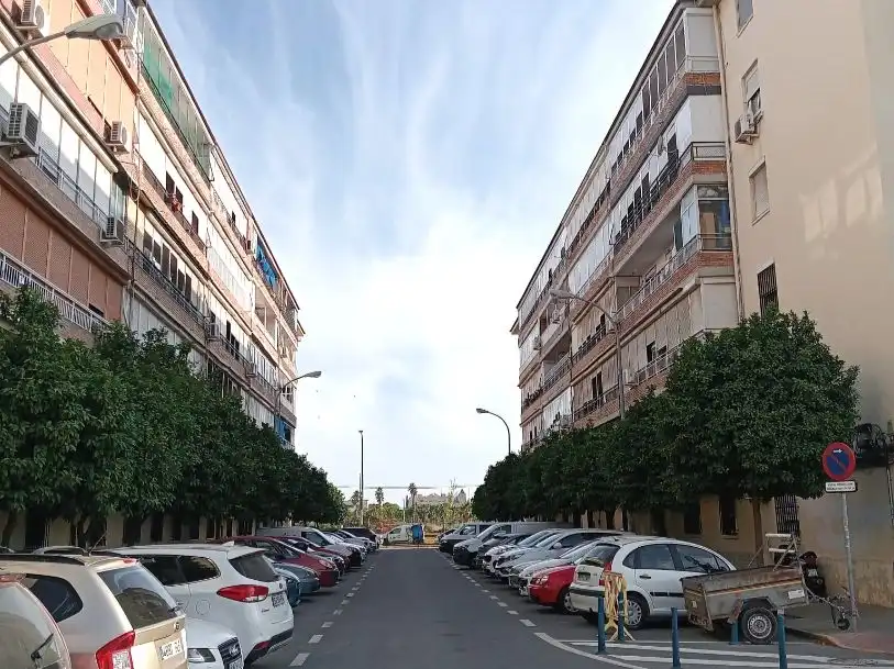 Wohnung zum Verkauf in Calle Ciudad de Játiva, 2, Parque Alcosa Außenansicht von Wohnung zum Verkauf in Sevilla Capital mit Klimaanlage und Balkon