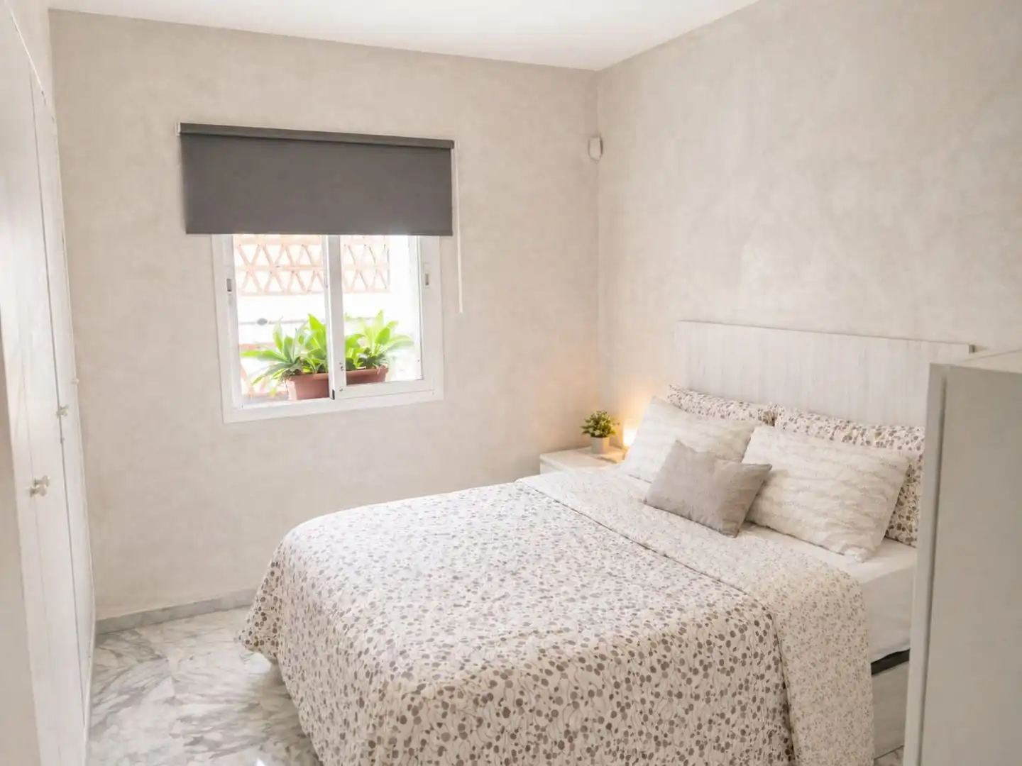 Piso en venta en Avenida Suiza, 17, Mijas Golf Habitación de Piso en venta en Mijas con Terraza, Piscina y Balcón