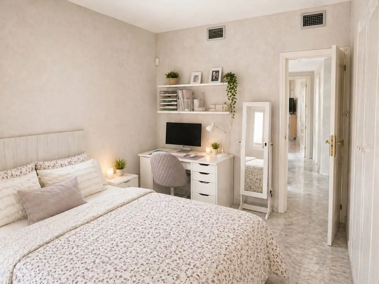 Piso en venta en Avenida Suiza, 17, Mijas Golf Habitación de Piso en venta en Mijas con Terraza, Piscina y Balcón