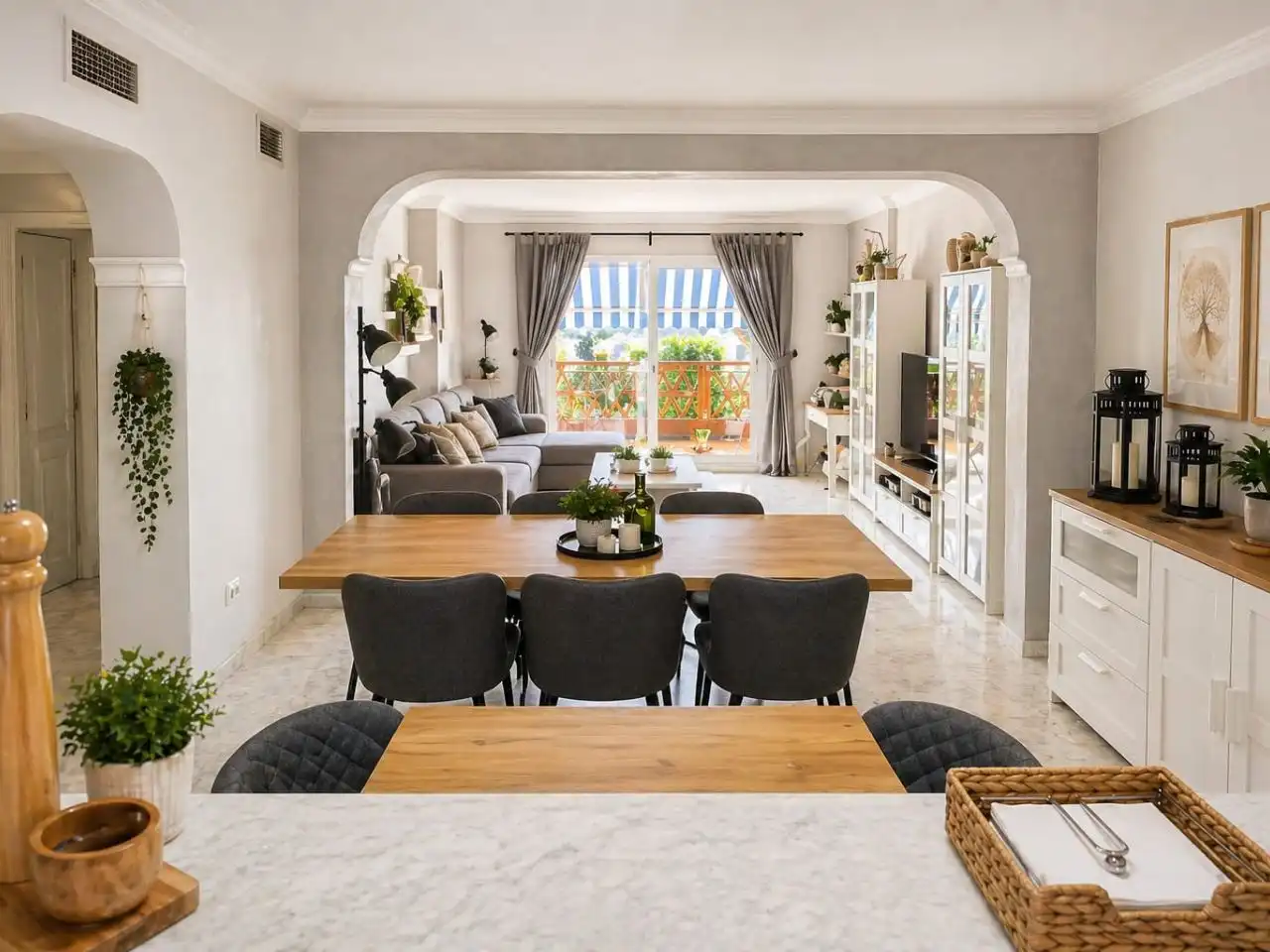 Piso en venta en Avenida Suiza, 17, Mijas Golf Comedor de Piso en venta en Mijas con Terraza, Piscina y Balcón