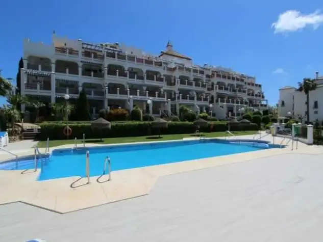 Piso en venta en Avenida Suiza, 17, Mijas Golf Vista exterior de Piso en venta en Mijas con Terraza, Piscina y Balcón