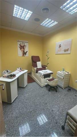 Local comercial en Alquiler en Urbadiez - Entrepuentes