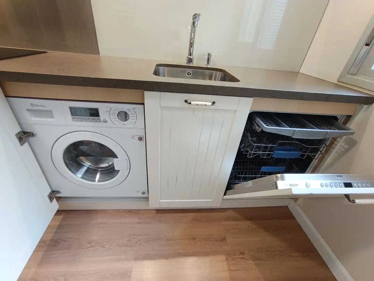 Pis en venda a Plaza de las Villas, 1, Las Villas - Valparaiso - El Peral Cuina de Pis en venda en Valladolid amb Calefacció, Parquet i Traster