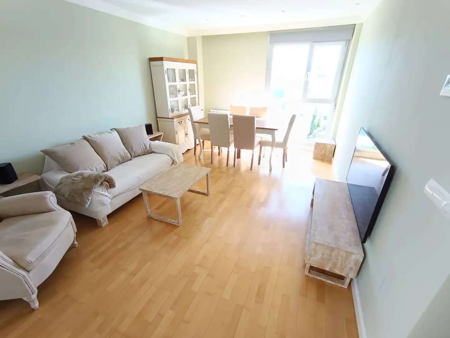 Pis en venda a Plaza de las Villas, 1, Las Villas - Valparaiso - El Peral Sala d'estar de Pis en venda en Valladolid amb Calefacció, Parquet i Traster
