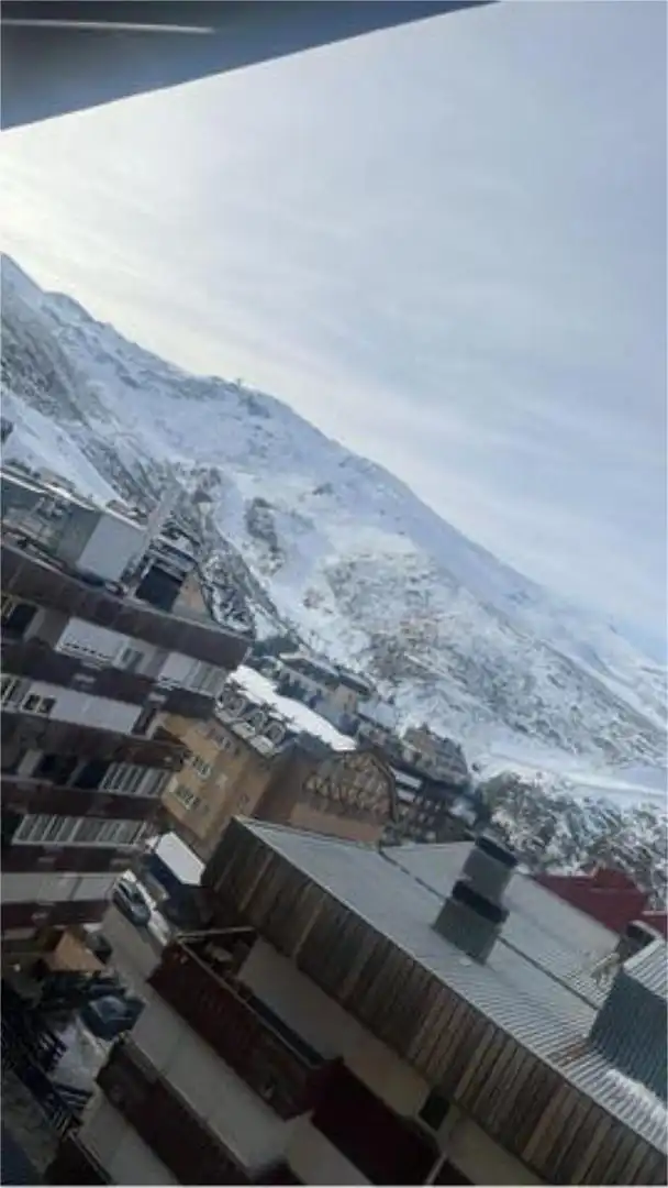 Wohnungen zur Miete in Zona media Außenansicht von Wohnungen zur Miete in Sierra Nevada mit Heizung, Terrasse und Schwimmbad