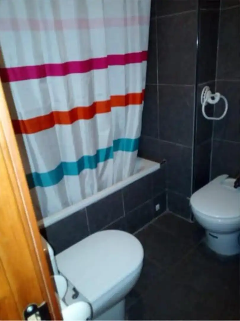 Bany de Apartament de lloguer en Sierra Nevada amb Calefacció, Terrassa i Piscina