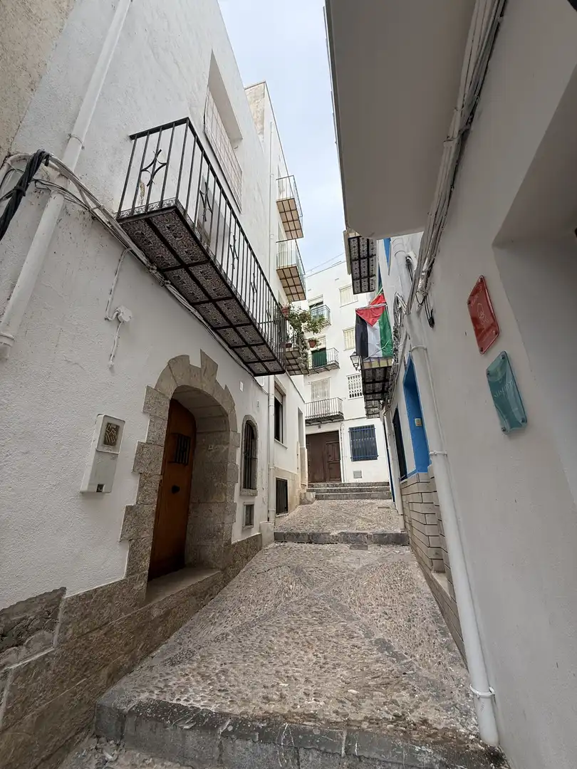 Casa adosada en venta en Calle Suspiro, 8, Centro - Casco Antiguo Vista exterior de Casa adosada en venta en Peñíscola / Peníscola con Terraza y Balcón