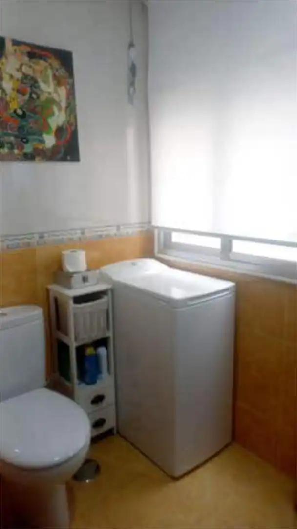 Apartamento de alquiler en Coiro Baño de Apartamento de alquiler en Cangas con Terraza y Amueblado
