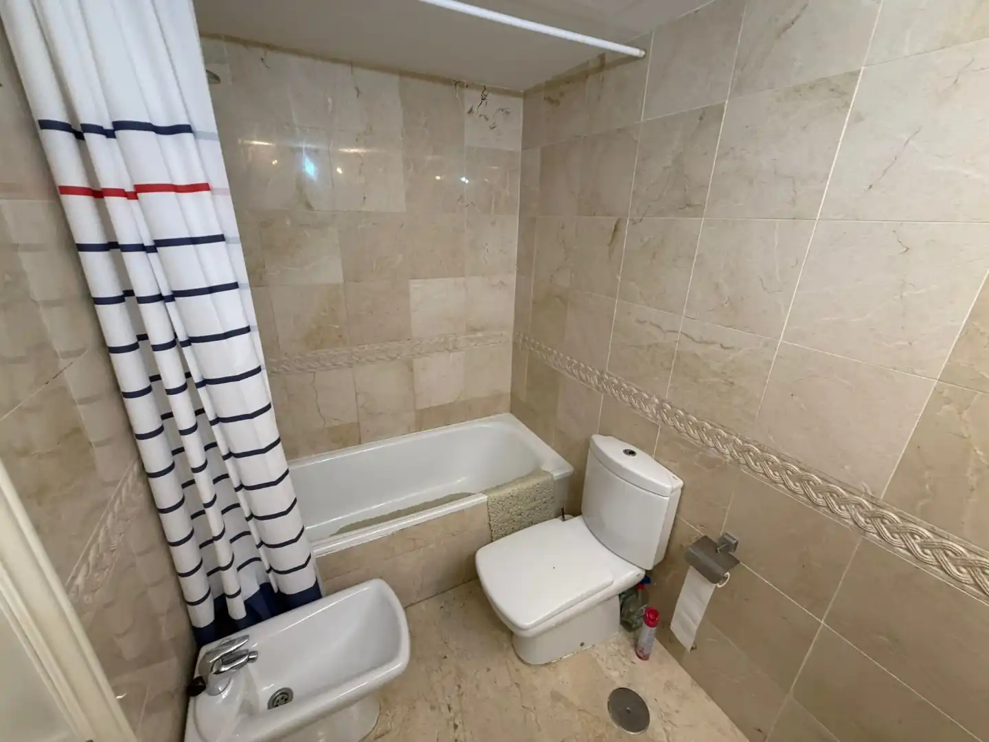 Casa adosada en venta en Avenida Pinos de Los, 18, El Rosario - Ricmar Baño de Casa adosada en venta en Marbella con Aire acondicionado, Terraza y Piscina