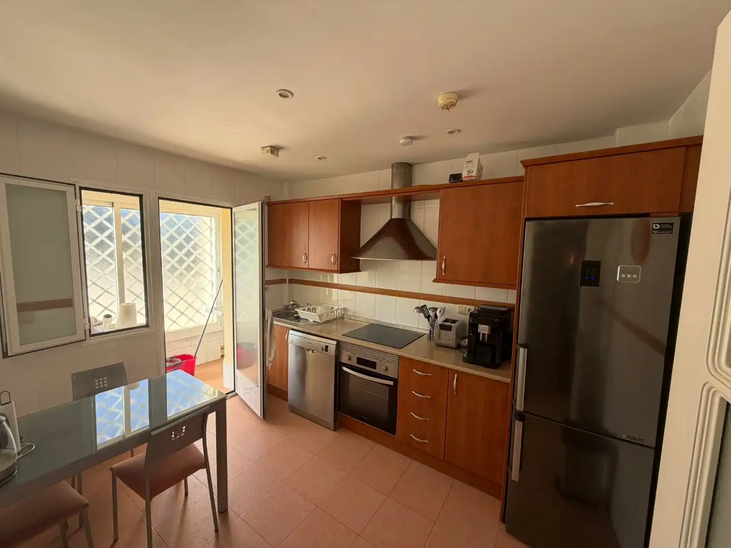 Casa adosada en venta en Avenida Pinos de Los, 18, El Rosario - Ricmar Cocina de Casa adosada en venta en Marbella con Aire acondicionado, Terraza y Piscina