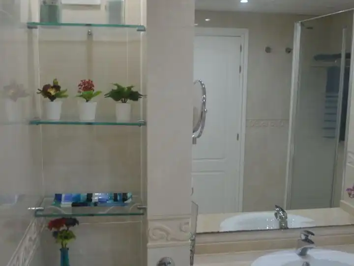 Flat for sale in Calle de la Cordera, 34, Montemar Bathroom of Flat for sale in Torremolinos with Air Conditioner, Heating and Terrace
