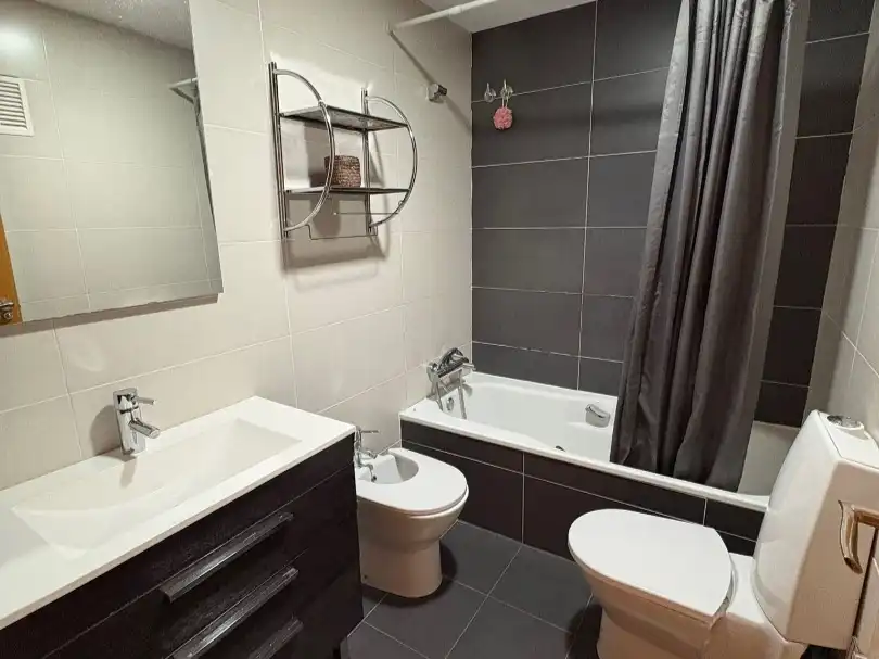 Flat for rent in Carrer Castelló, 18, Favara Bathroom of Flat for rent in Favara with Air Conditioner, Heating and Terrace
