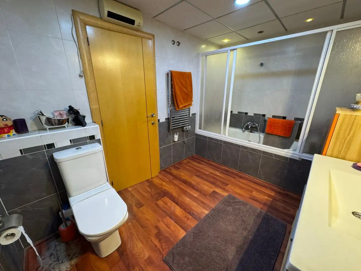 Piso en venta en Calle Meridiano, 14, Aguas Nuevas Baño de Piso en venta en Torrevieja con Aire acondicionado, Terraza y Piscina