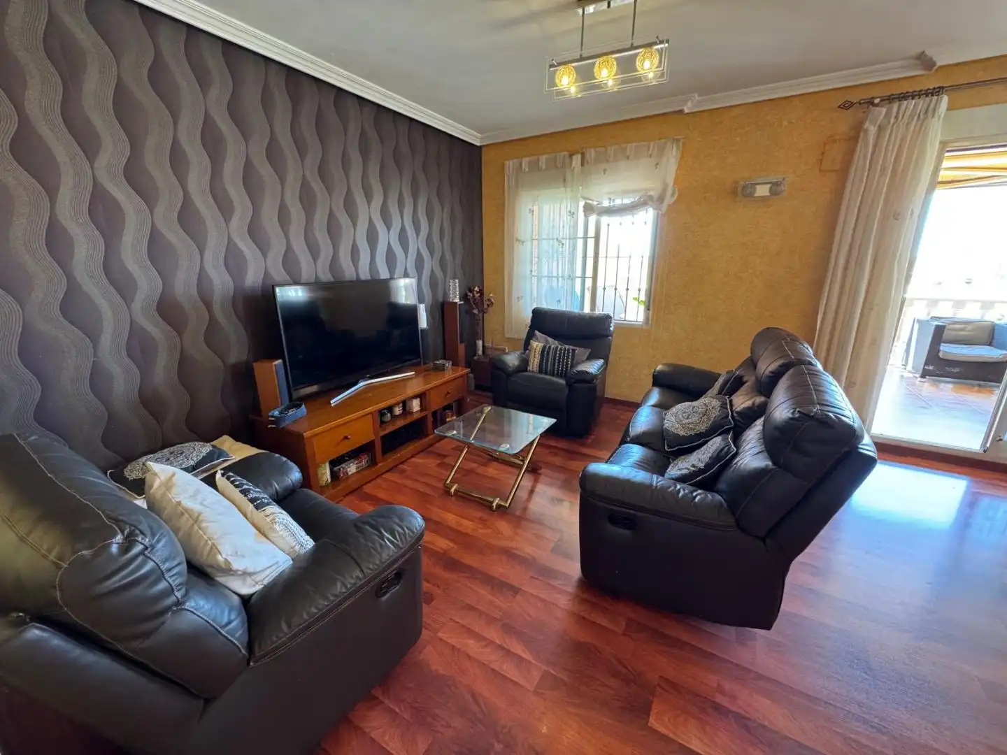 Piso en venta en Calle Meridiano, 14, Aguas Nuevas Sala de estar de Piso en venta en Torrevieja con Aire acondicionado, Terraza y Piscina