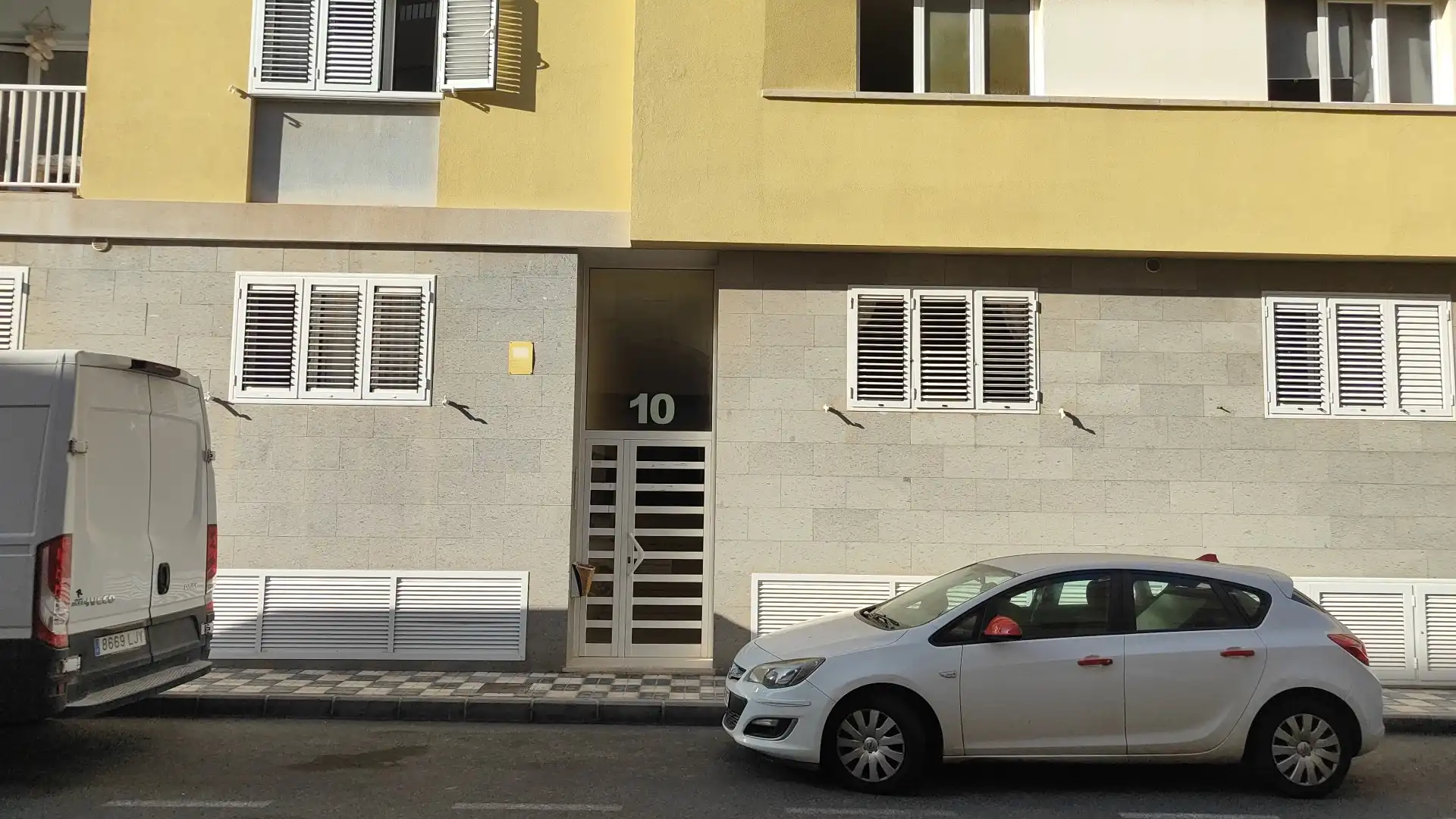 Piso en venta en Calle Almirante Yusty Pita, 10, Playa de Arinaga Vista exterior de Piso en venta en Agüimes con Trastero, Amueblado y Lavadora