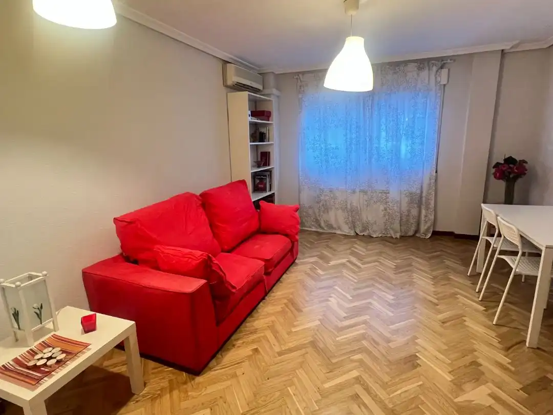 Living room of Flat for rent in  Madrid Capital  with Air Conditioner and Balcony