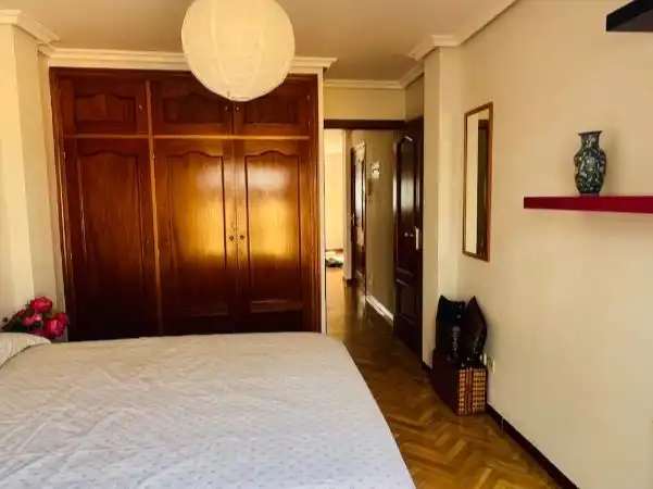 Bedroom of Flat for rent in  Madrid Capital  with Air Conditioner and Balcony