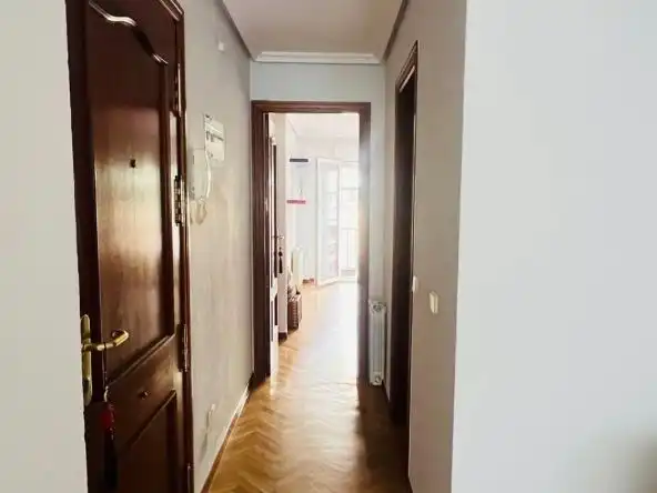 Flat for rent in  Madrid Capital  with Air Conditioner and Balcony