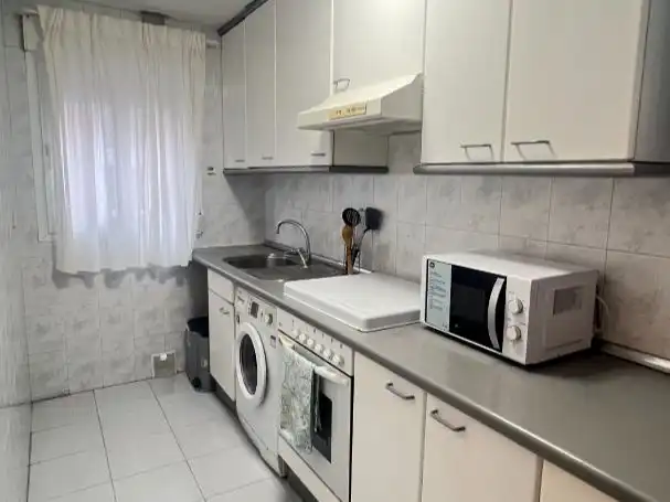 Kitchen of Flat for rent in  Madrid Capital  with Air Conditioner and Balcony