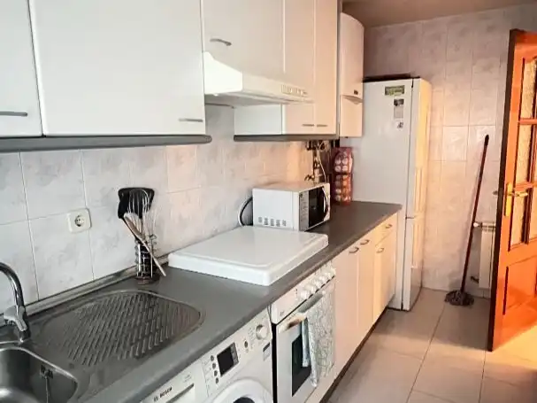 Kitchen of Flat for rent in  Madrid Capital  with Air Conditioner and Balcony