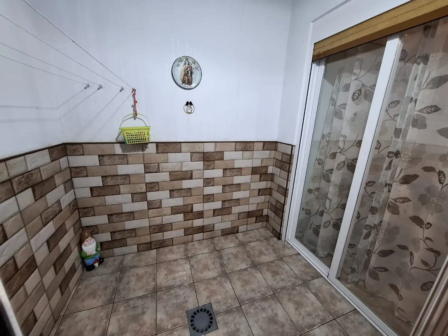 Casa adosada en venda a Calle África, 17, Torredonjimeno Bany de Casa adosada en venda en Torredonjimeno amb Moblat