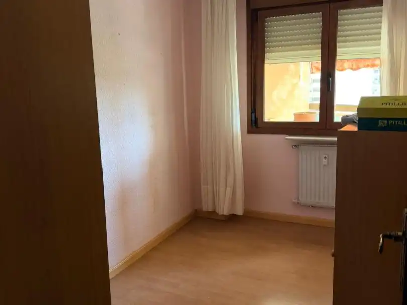 Flat for sale in Avenida de Betanzos, 81, Peñagrande Bedroom of Flat for sale in Madrid with Air Conditioner, Heating and Terrace