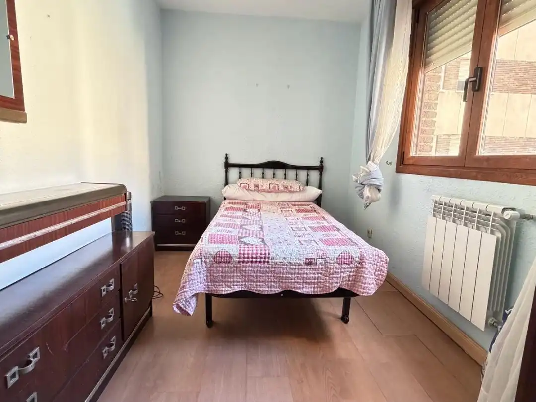 Flat for sale in Avenida de Betanzos, 81, Peñagrande Bedroom of Flat for sale in Madrid with Air Conditioner, Heating and Terrace