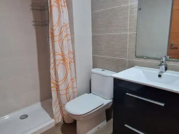 Flat for rent in Carrer de Llorenç Salom, 5, La Raïosa Bathroom of Flat for rent in Valencia Capital with Air Conditioner and Balcony
