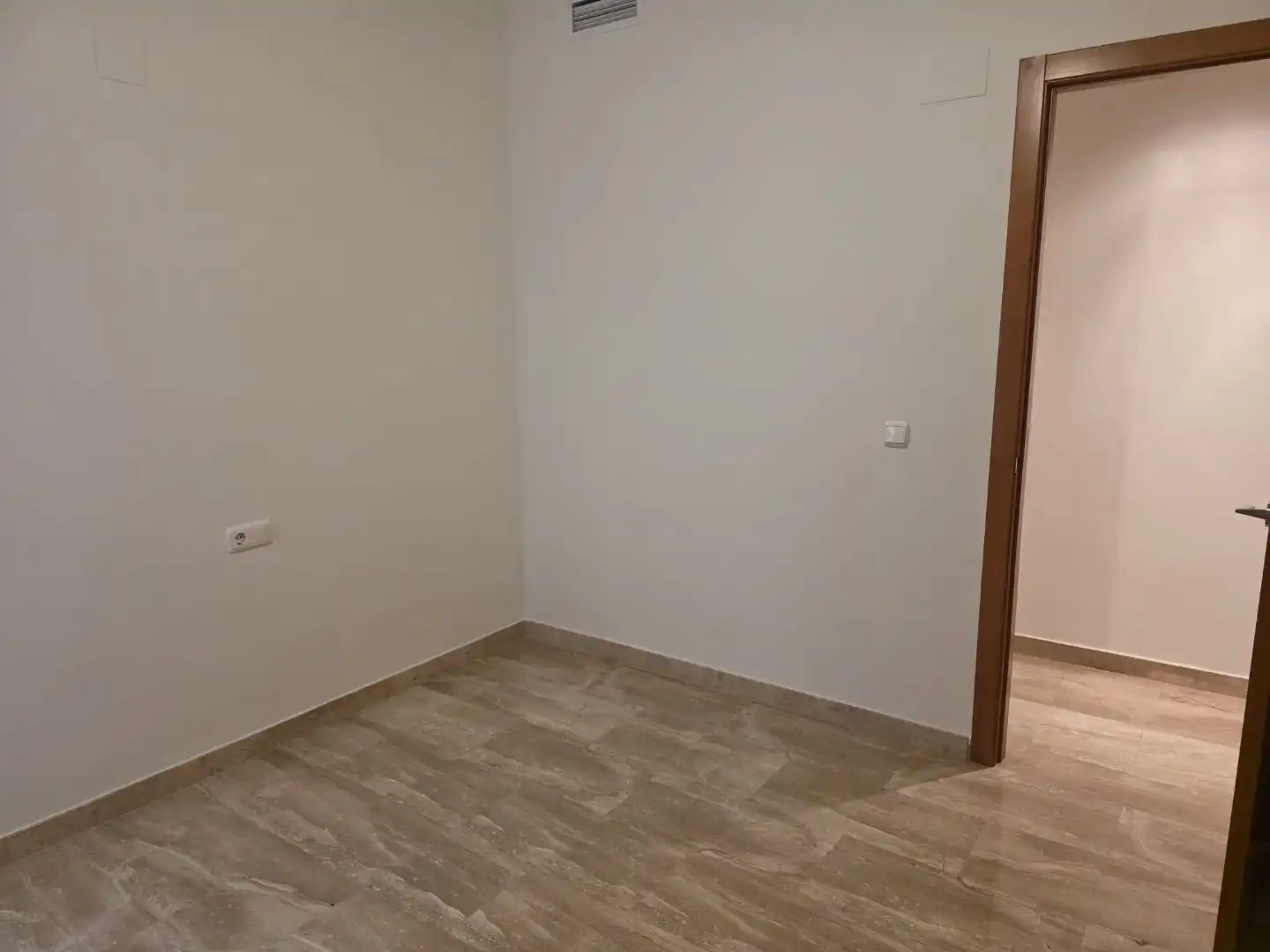 Flat for rent in Carrer de Llorenç Salom, 5, La Raïosa Flat for rent in Valencia Capital with Air Conditioner and Balcony