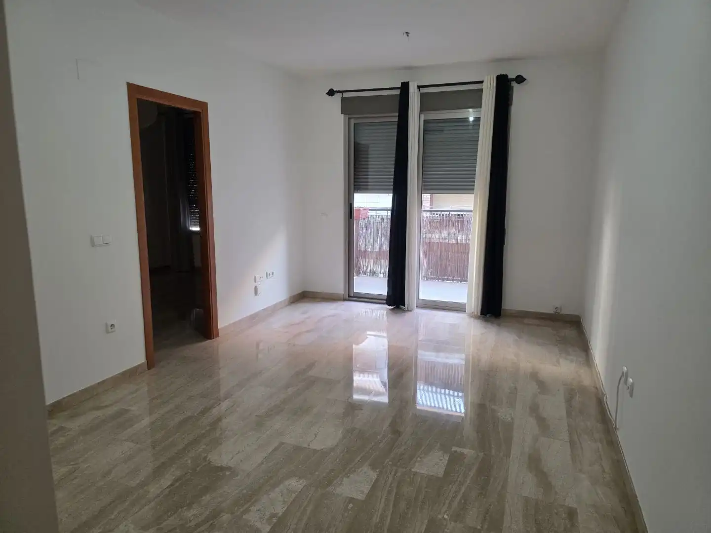 Flat for rent in Carrer de Llorenç Salom, 5, La Raïosa Living room of Flat for rent in Valencia Capital with Air Conditioner and Balcony