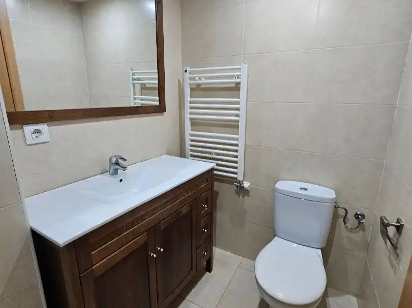 Flat for rent in Carrer de Galió, 16, Centre Bathroom of Flat for rent in Reus with Heating, Terrace and Furnished