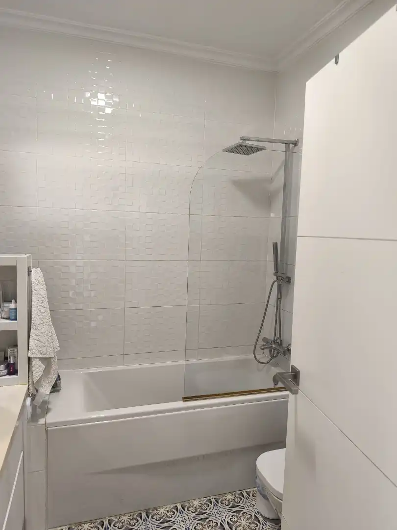 Baño de Casa adosada en venta en Mairena del Alcor con Aire acondicionado