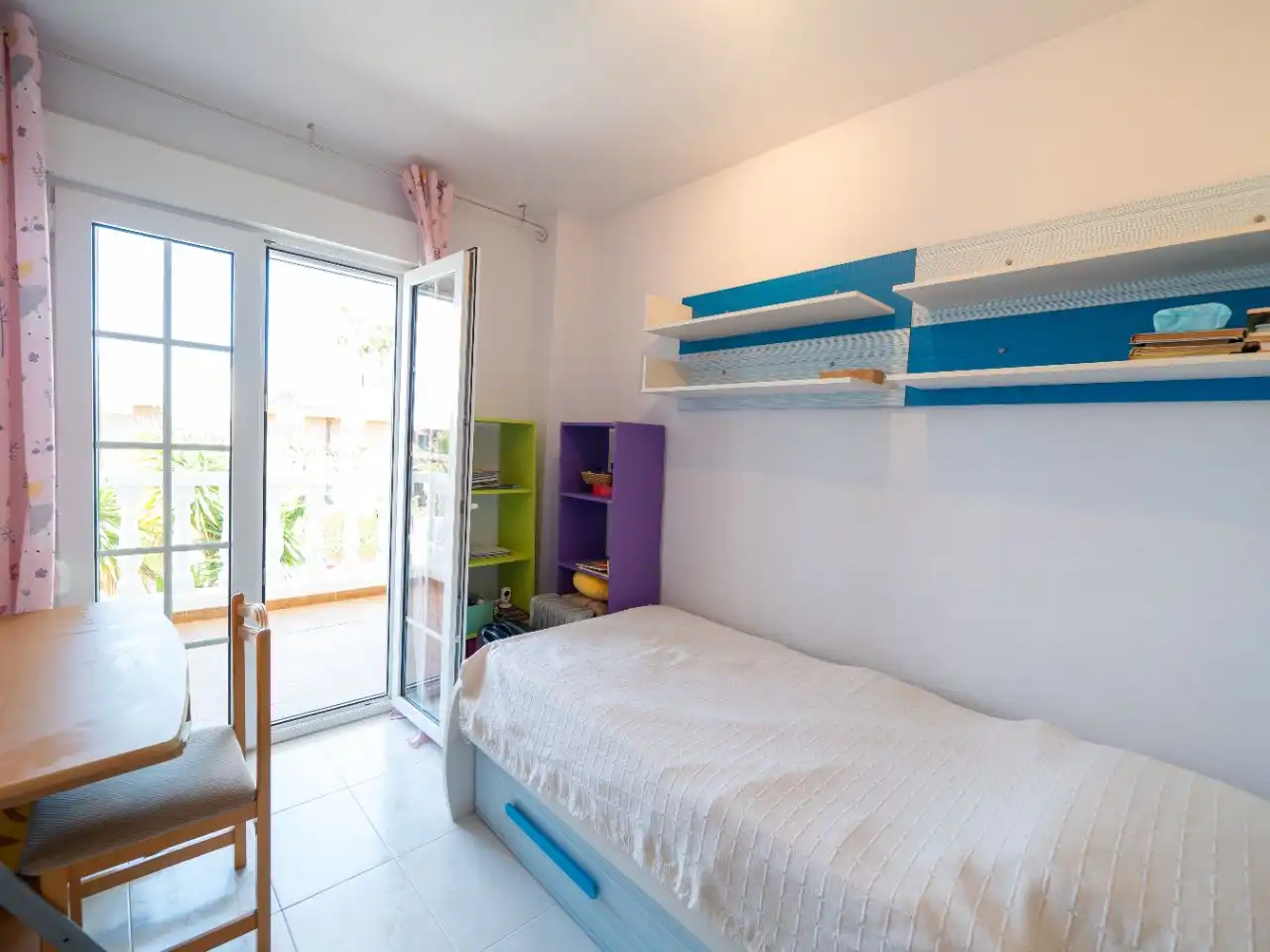 Casa adosada en venda a Carrer d'Eladi Homs, 4, Regueral - Prat d'en Forés Dormitori de Casa adosada en venda en Cambrils amb Aire condicionat, Calefacció i Jardí privat