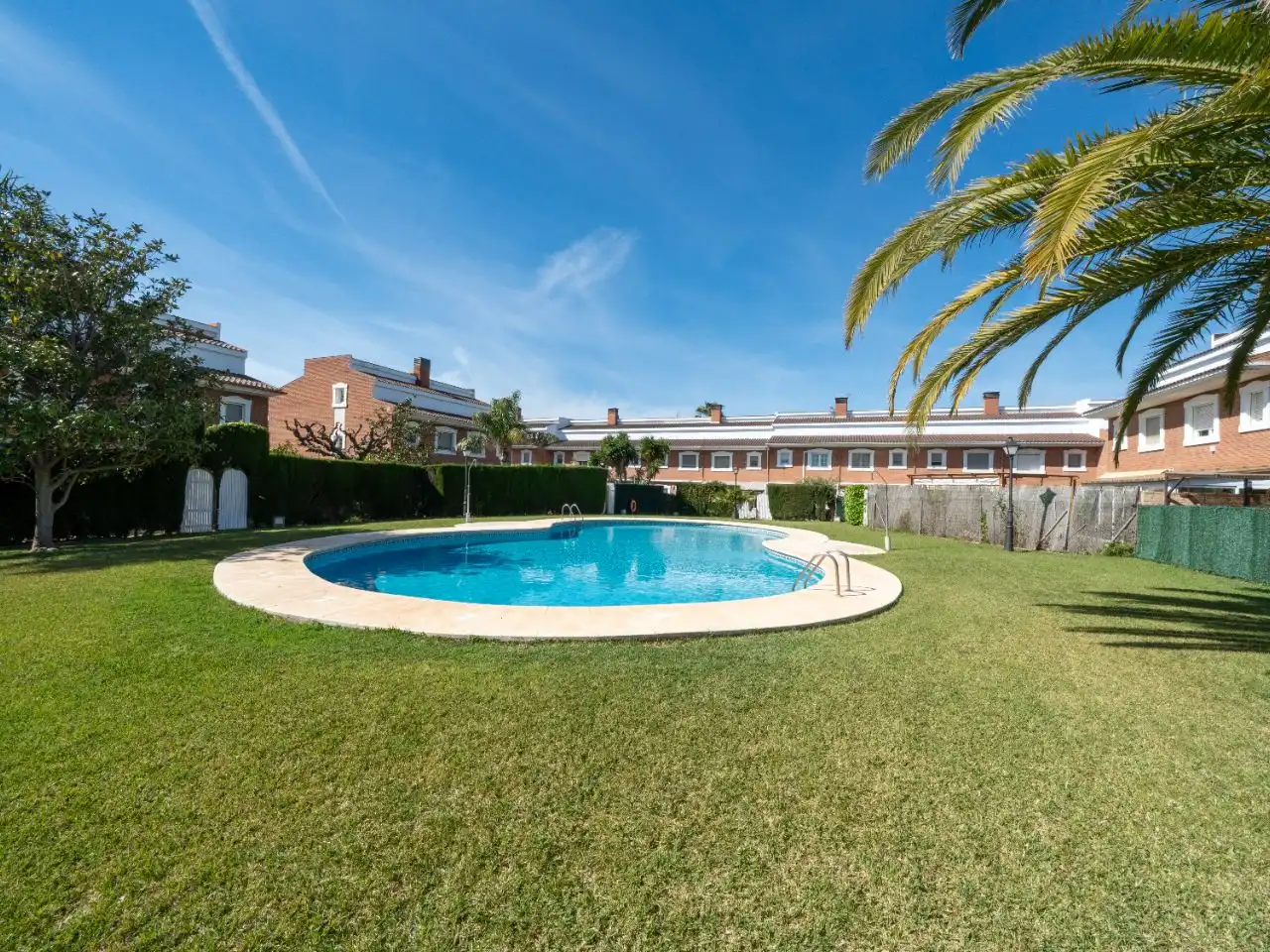 Casa adosada en venda a Carrer d'Eladi Homs, 4, Regueral - Prat d'en Forés Jardí de Casa adosada en venda en Cambrils amb Aire condicionat, Calefacció i Jardí privat