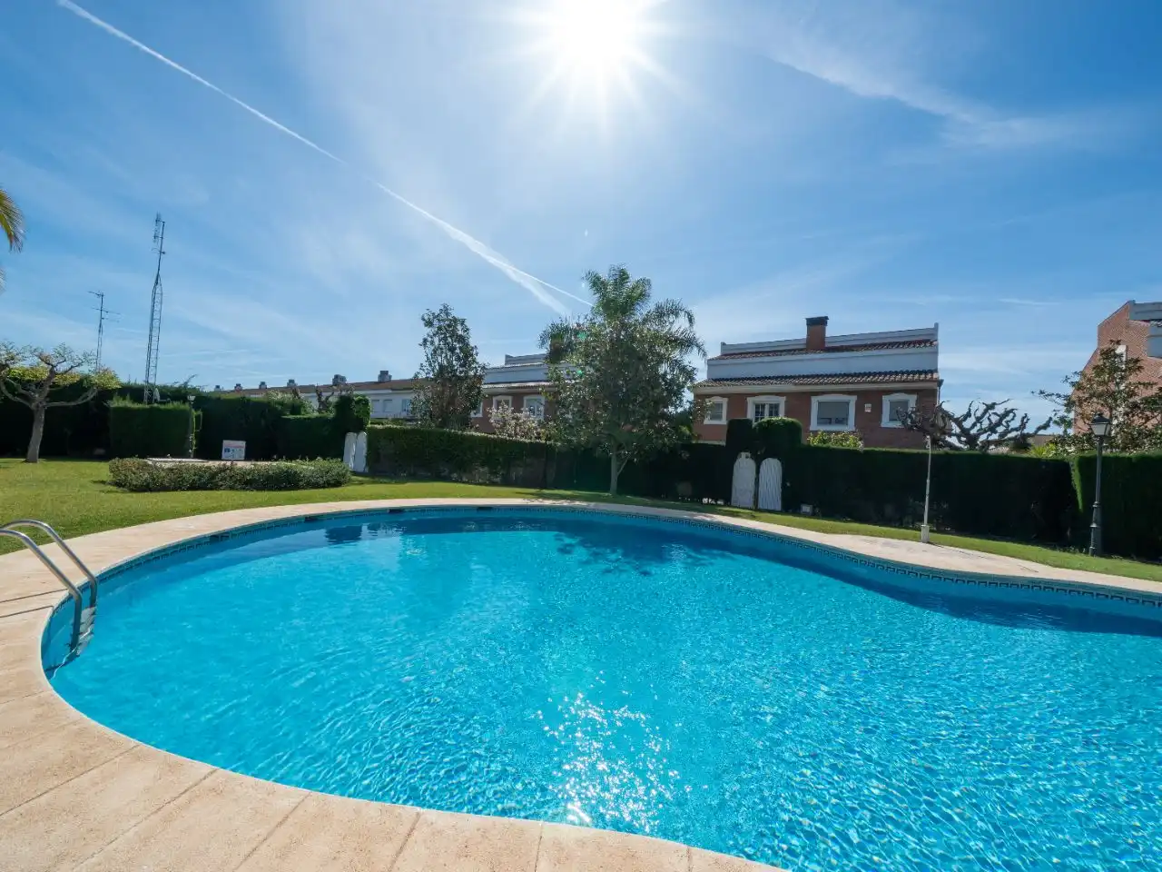 Casa adosada en venda a Carrer d'Eladi Homs, 4, Regueral - Prat d'en Forés Piscina de Casa adosada en venda en Cambrils amb Aire condicionat, Calefacció i Jardí privat