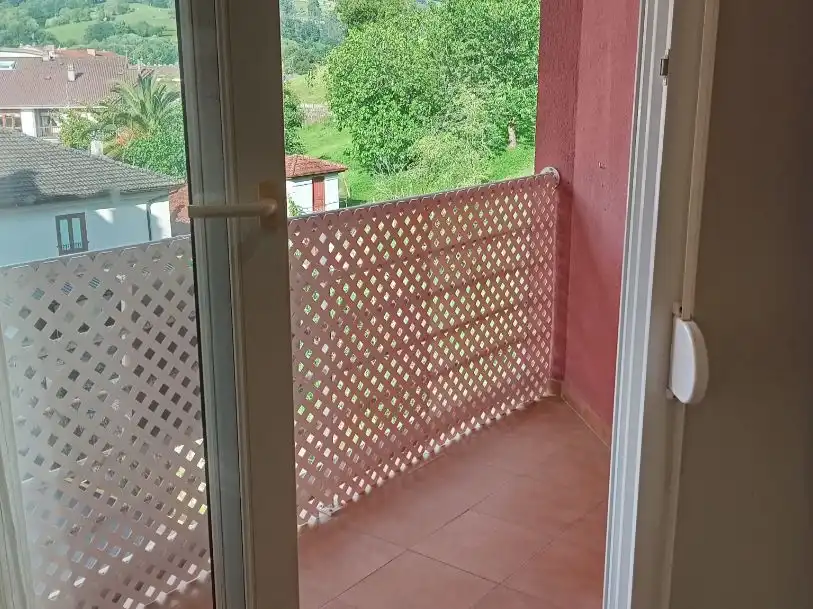 Piso en venta en Calle del Progreso, 6, Ampuero Terraza de Piso en venta en Ampuero con Terraza y Balcón