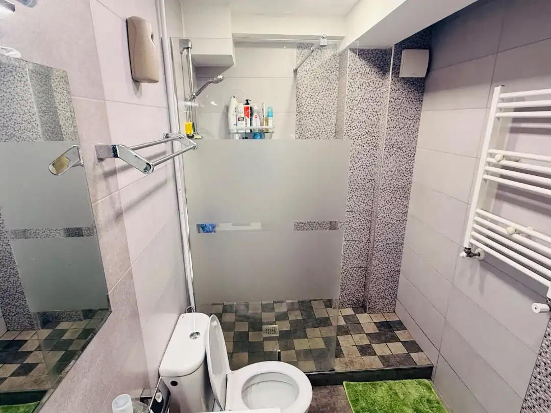Flat for sale in Calle de Cuenca, 38, Villayuventus - Renfe Bathroom of Flat for sale in Parla with Air Conditioner