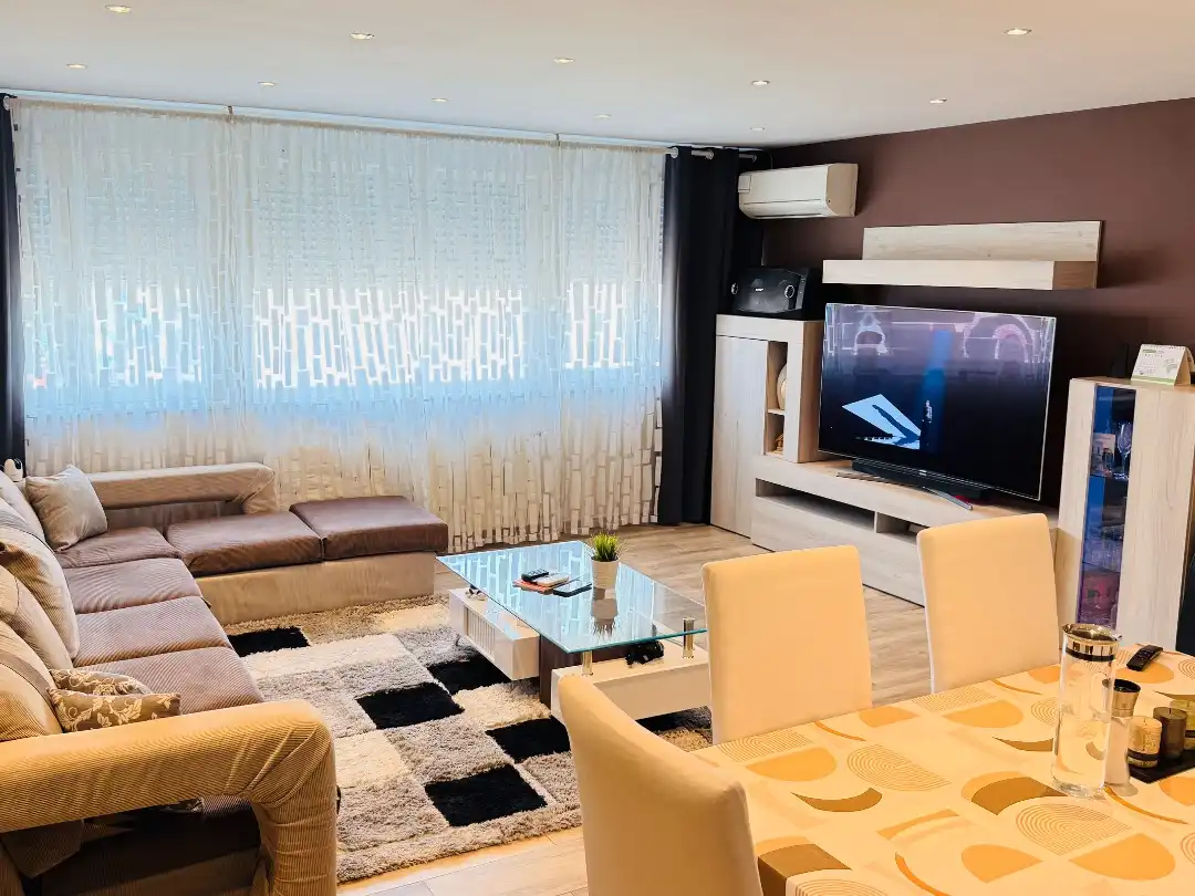 Flat for sale in Calle de Cuenca, 38, Villayuventus - Renfe Living room of Flat for sale in Parla with Air Conditioner