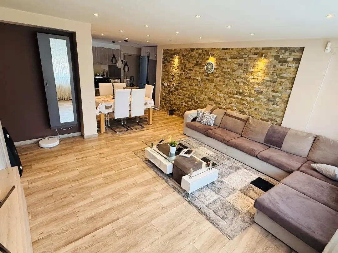 Flat for sale in Calle de Cuenca, 38, Villayuventus - Renfe Living room of Flat for sale in Parla with Air Conditioner