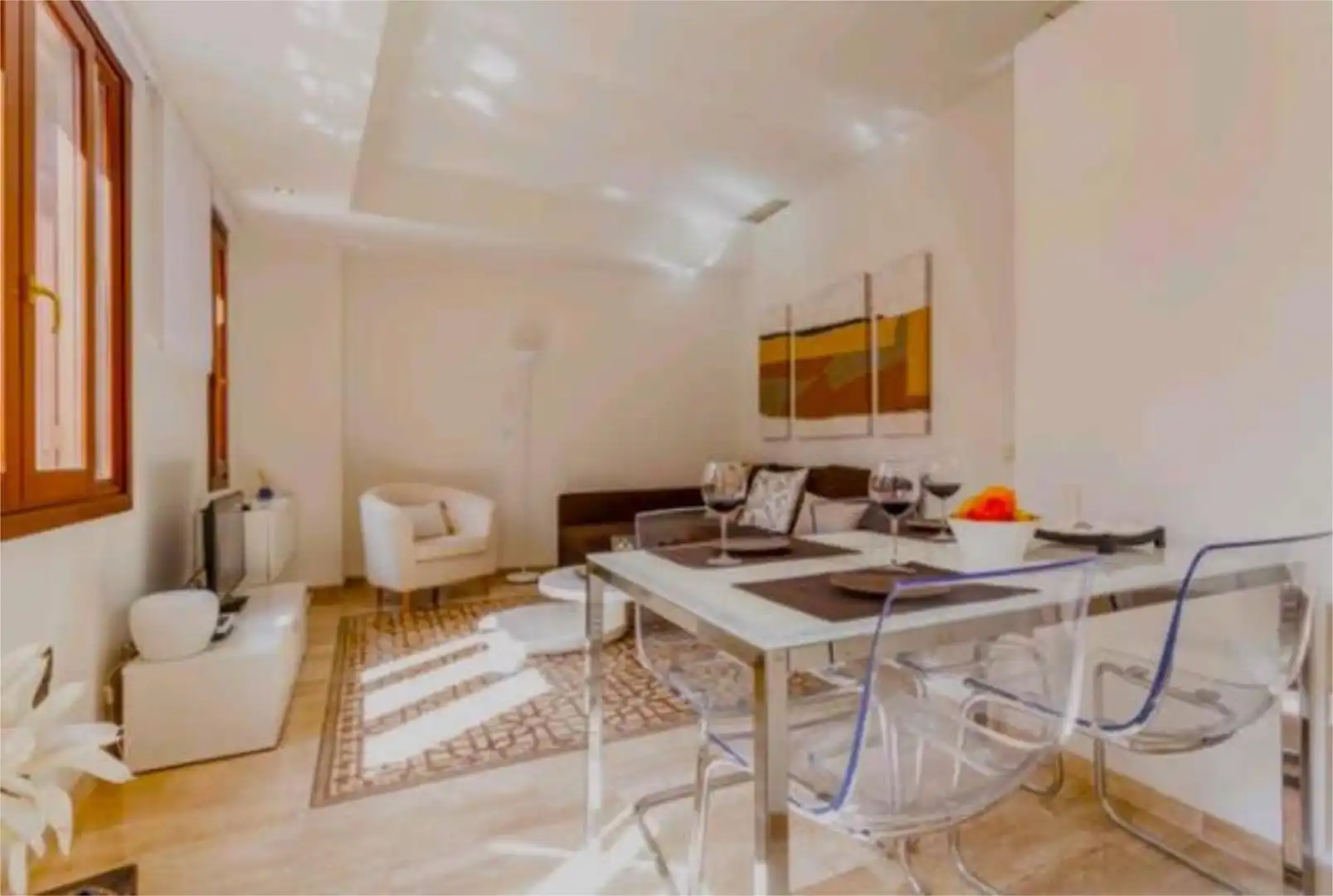 Apartamento de alquiler en Alfalfa - Santa Cruz Sala de estar de Apartamento de alquiler en Sevilla con Terraza y Amueblado