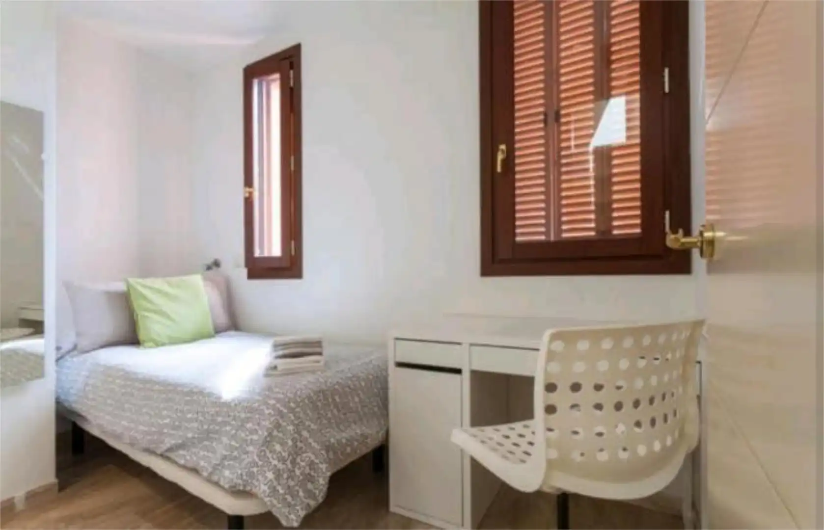 Apartamento de alquiler en Alfalfa - Santa Cruz Habitación de Apartamento de alquiler en Sevilla con Terraza y Amueblado