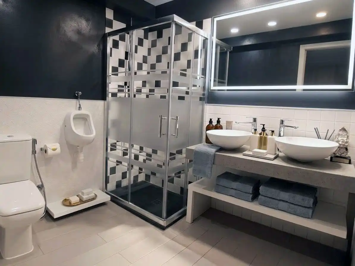 Flat for sale in Calle San Lamberto, 19, Ventas Bathroom of Flat for sale in Madrid with Heating, Parquet flooring and Storage room