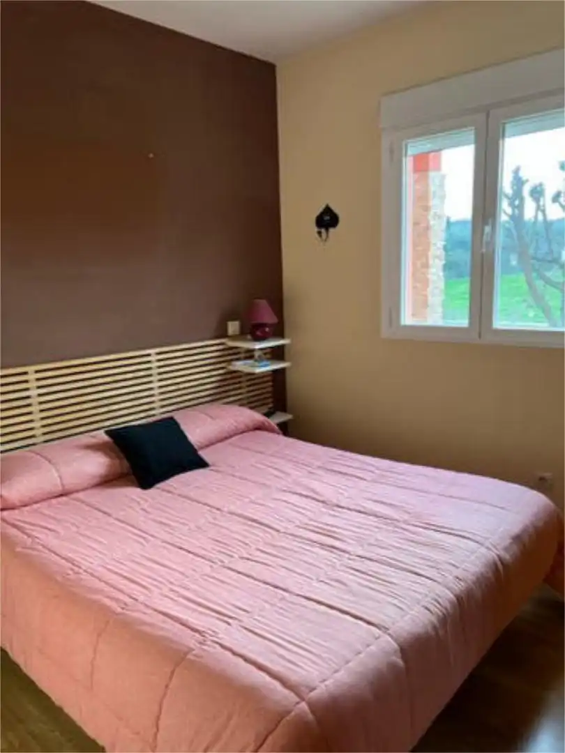 Casa adosada en venta en La Adrada Habitación de Casa adosada en venta en La Adrada con Calefacción, Jardín privado y Terraza