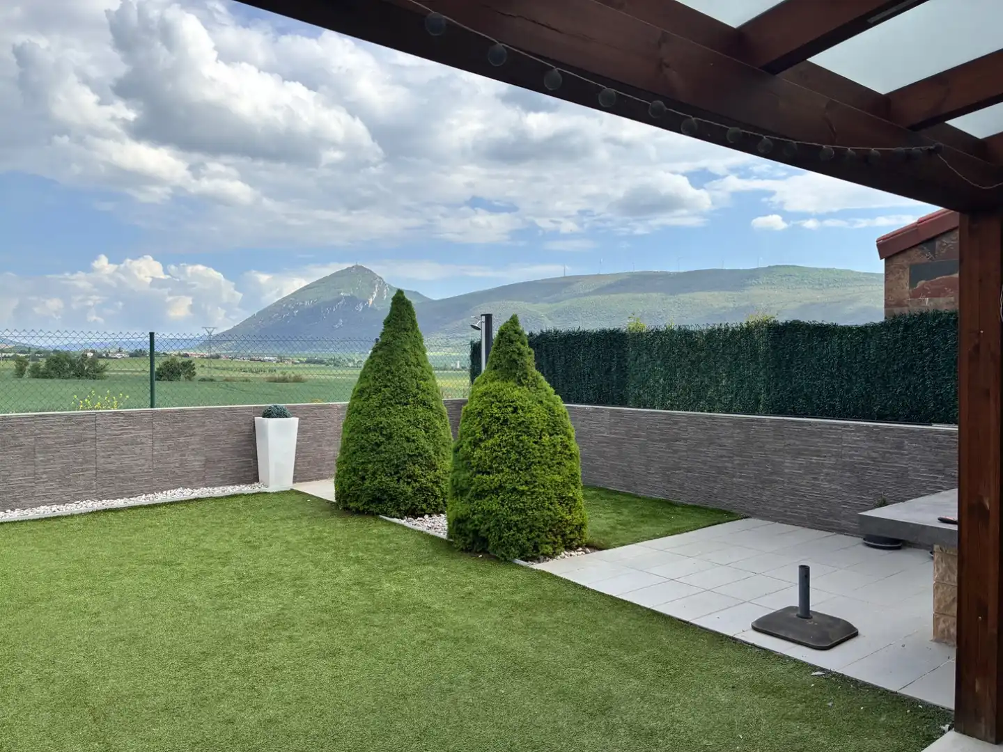 Casa adosada en venta en Calle Iturzulo, 23, Valle de Elorz / Elortzibar Terraza de Casa adosada en venta en Valle de Elorz / Elortzibar con Aire acondicionado y Terraza