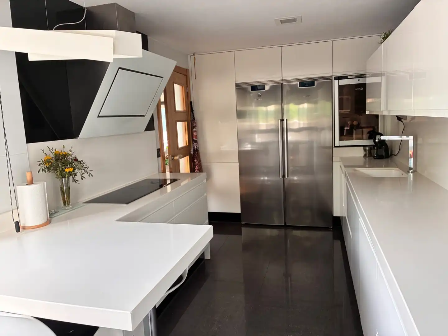 Casa adosada en venta en Calle Iturzulo, 23, Valle de Elorz / Elortzibar Cocina de Casa adosada en venta en Valle de Elorz / Elortzibar con Aire acondicionado y Terraza