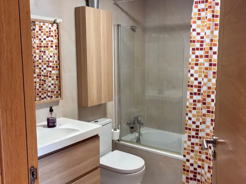 Casa adosada en venta en Calle Iturzulo, 23, Valle de Elorz / Elortzibar Baño de Casa adosada en venta en Valle de Elorz / Elortzibar con Aire acondicionado y Terraza