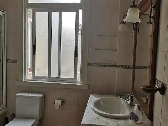 Bany de Pis de lloguer en A Coruña Capital  amb Calefacció, Parquet i Traster