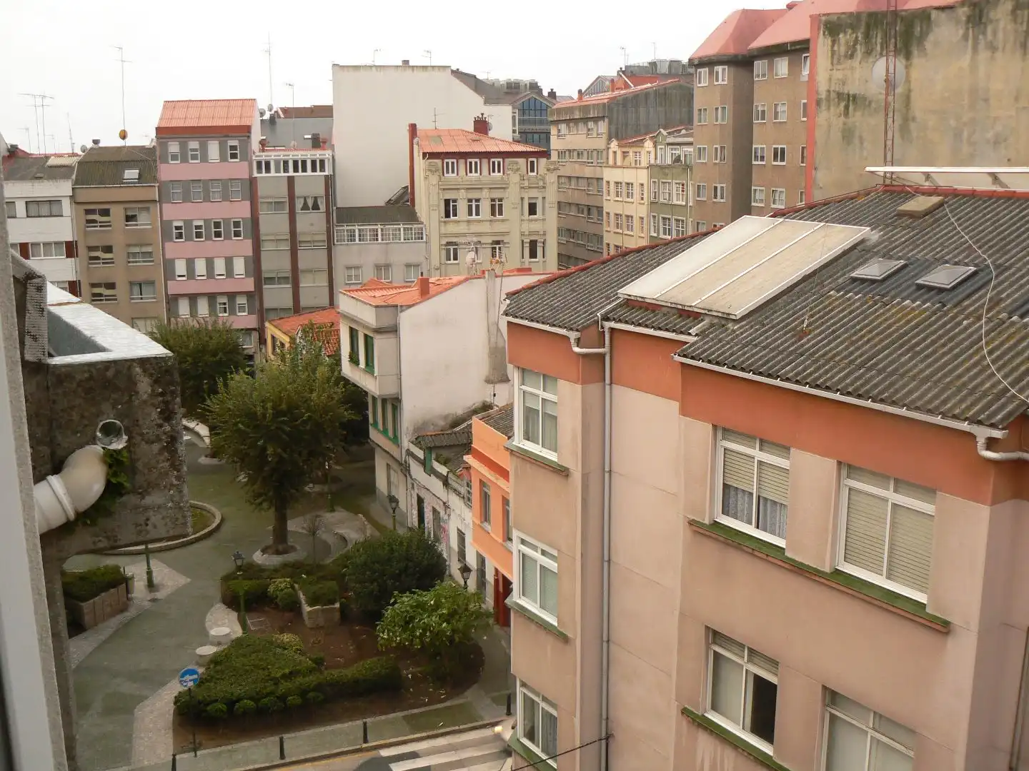 Vista exterior de Pis de lloguer en A Coruña Capital  amb Calefacció, Parquet i Traster